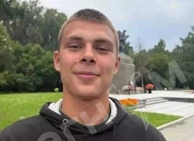 «Он был очень добрым»: история 18-летнего Данилы Белкина, которого убили под окнами собственного дома