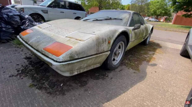 Заброшенный Ferrari, когда-то принадлежавший саудовскому принцу
