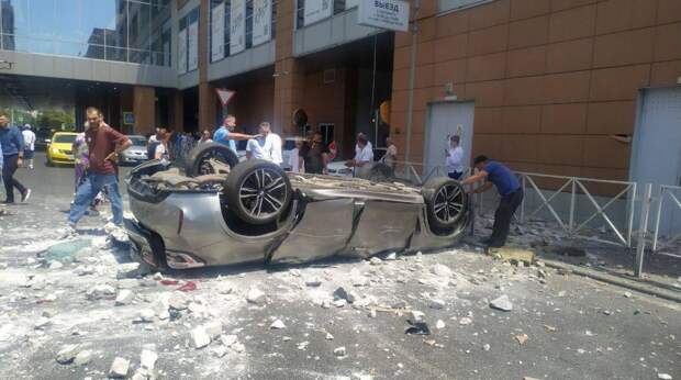 Что известно о пассажирах упавшего с парковки BMW в Краснодаре