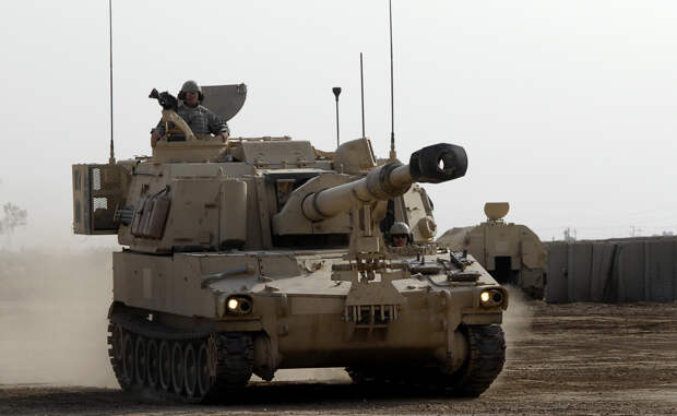 M-109A6 Paladin Самоходная артиллерийская установка, способная в одиночку повернуть ход сражения. «Паладин» вооружен гаубицей М126 калибром 155 миллиметров и пулеметом М2НВ калибром 12,7 миллиметров.