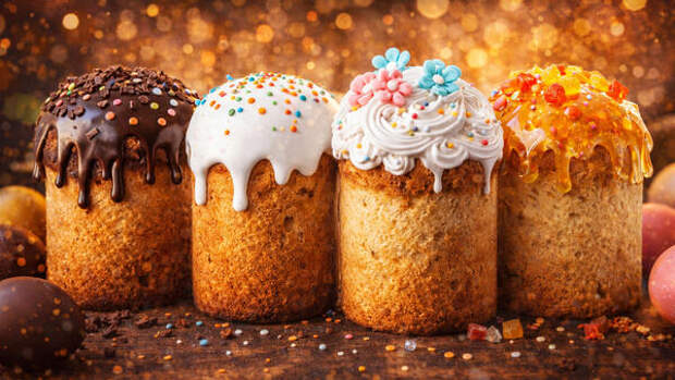 Не крошится и не осыпается: 4 рецепта идеальной глазури для кулича из шоколада, желатина или лимона