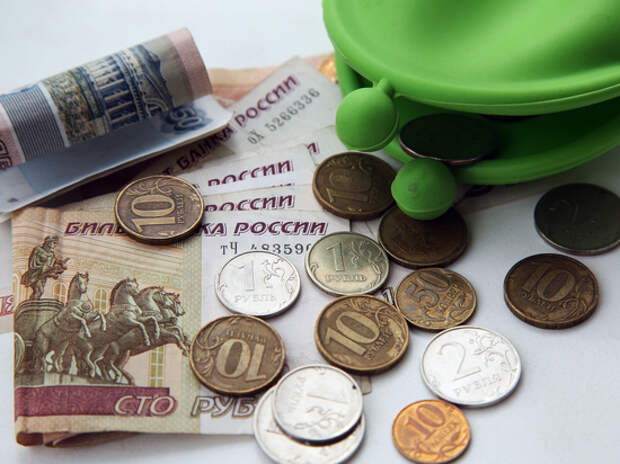 Минэкономразвития предсказало масштаб падения доходов россиян.  Эксперты посчитали его заниженным