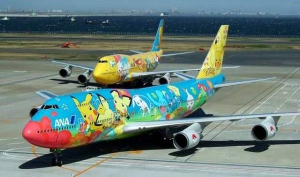 А это просто самолет, разрисованный покемонами. К ним у японцев особое отношение. жизнь, изобретения, прикол, современность, япония