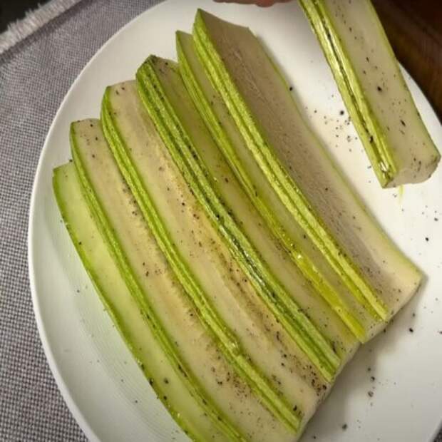 Идеальная закуска к любому столу: кабачки в кляре, которые остаются хрустящими даже на следующий день!