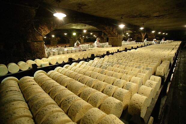 006 Roquefort caves of France 4 Самые вкусные места мира