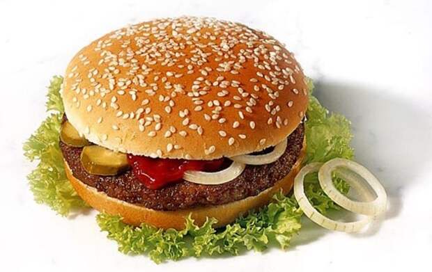 В России хотят запретить чизбургеры, мороженое и молочные коктейли из McDonald’s В России хотят запретить чизбургеры, мороженое и молочные коктейли из McDonald’s