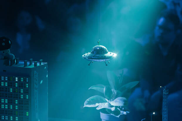 Сцена из спектакля «Вещи и ущи»