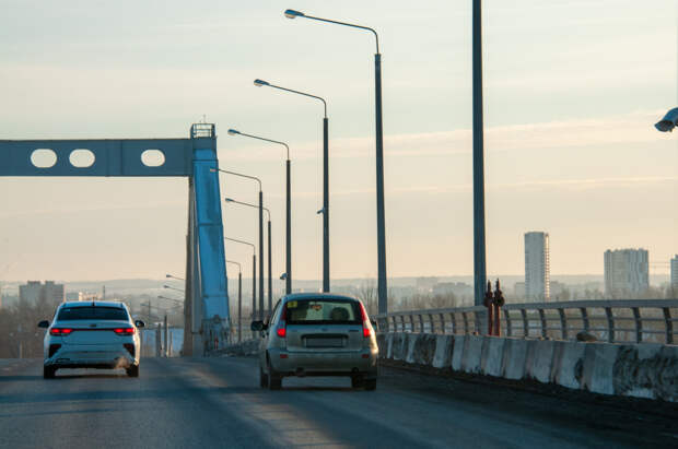 Запуск общественного транспорта по Фрунзенскому мосту отложен
