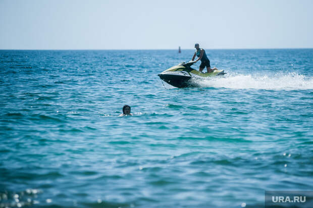В АТОР уточнили, каких туристов пустят в Сочи без прививки