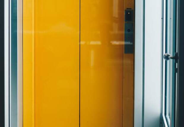 РИА Новости: погибшие в «Президент-отеле» вели работы по замене лифта