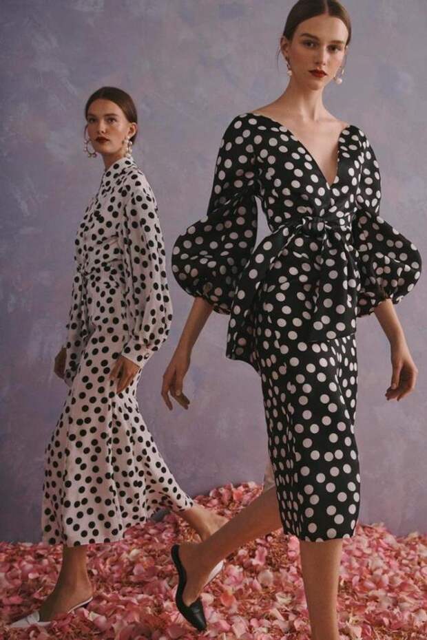 Новая коллекция от Carolina Herrera: силуэты, вдохновленные мексиканской культурой