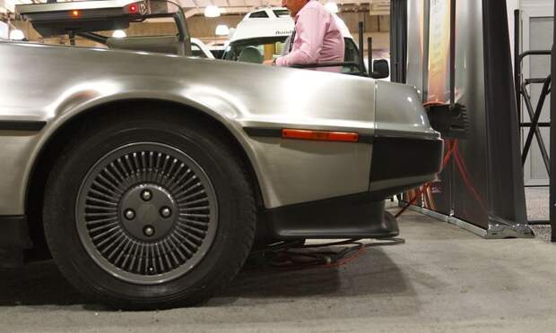 Электрический Delorean оценили в 95000$ (20 фото+видео) Электрический Delorean оценили в 95000$ (20 фото+видео)