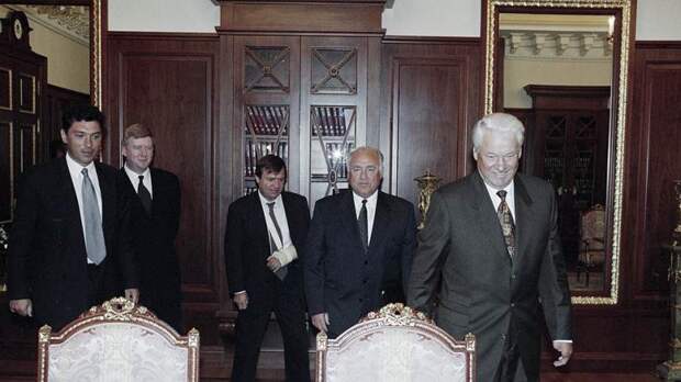 Путин назначил своим советником зятя Ельцина. 18 лет назад