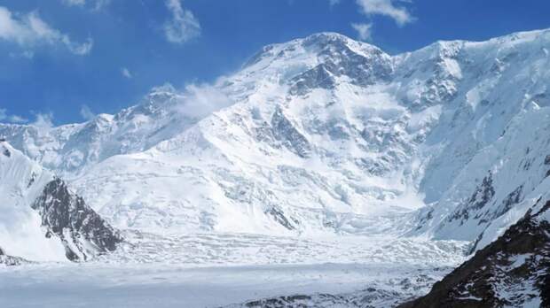 Альпинист пояснил, когда появится шанс взойти на пик Победы за Наговицыной