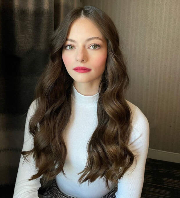 mackenzie-foy-11-16-2020-2 (639x700, 354Kb)