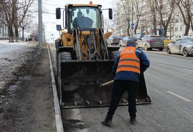 В Туле 18 марта началась мойка тротуаров и уборка улиц с участием 165 рабочих