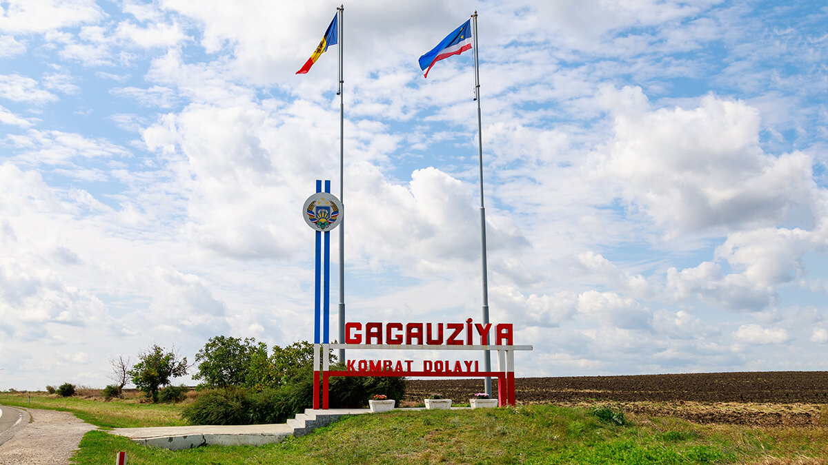 Эпиграф: Никогда. Никогда не отказывай администратору канала в преддверии 8 Марта, особенно когда речь идёт об интеллектуально-историческом подарке («Исторические Напёрстки.-5