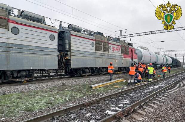Десятки поездов задержали в Ростове-на-Дону из-за схода локомотива