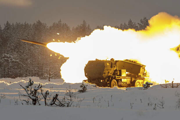 Foreign Policy: Киеву недостает дальнобойных боеприпасов, в том числе для HIMARS