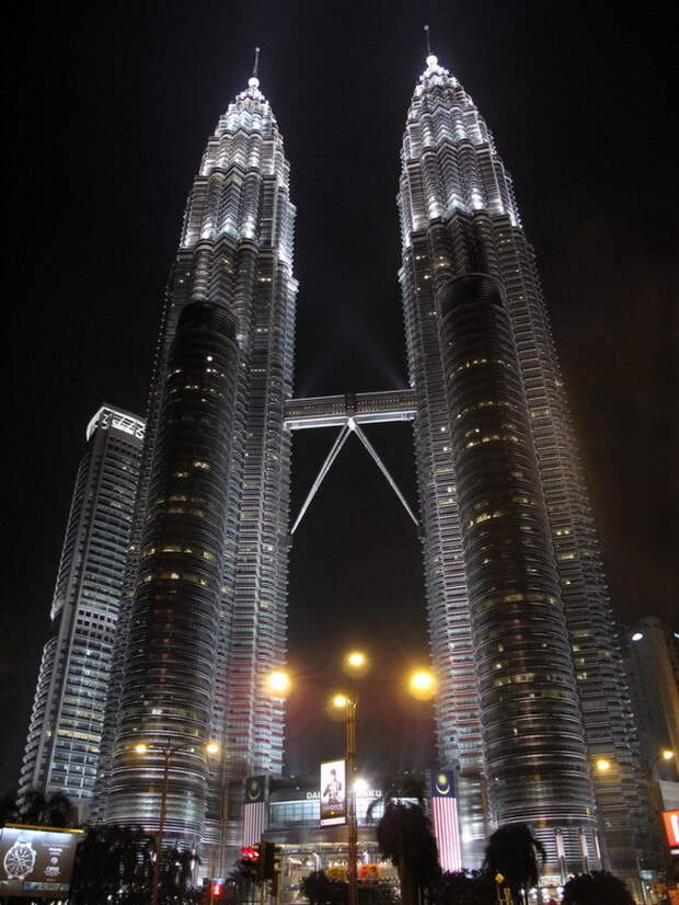 Высочайшие небоскребы мира. Petronas Towers