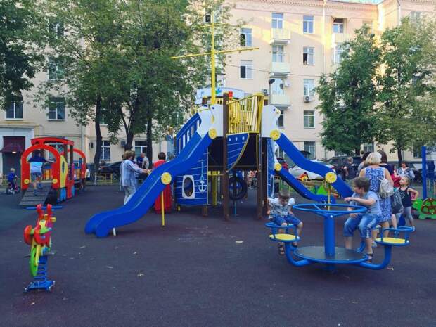 Детская площадка по адресу 4-й Стрелецкий проезд, 11-13. Фото: Алла Князева