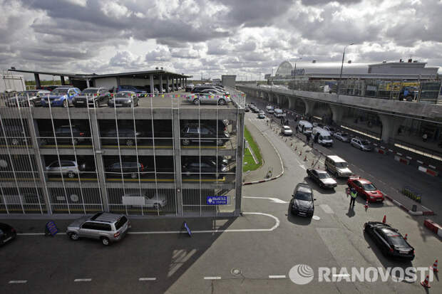 Многоярусная парковка международного аэропорта "Внуково"