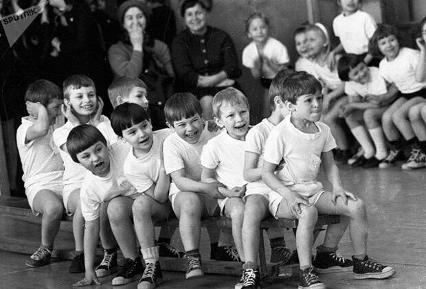 Как проходили так нелюбимые мной уроки физкультуры в СССР (Подборка ностальгических фото)