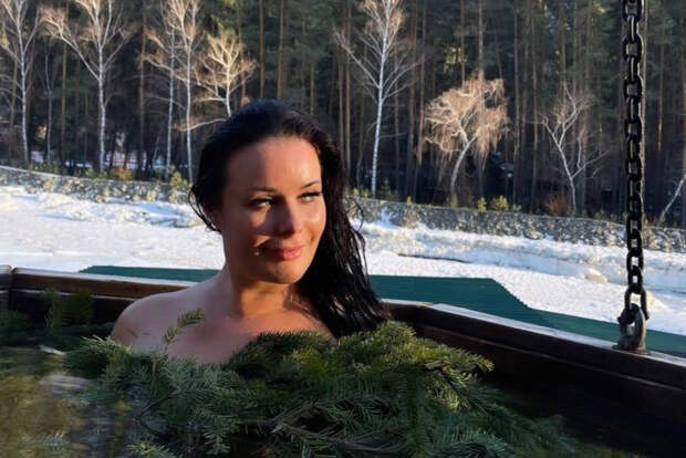 Русская «Мисс Вселенная» Оксана Федорова показала откровенное фото в купели