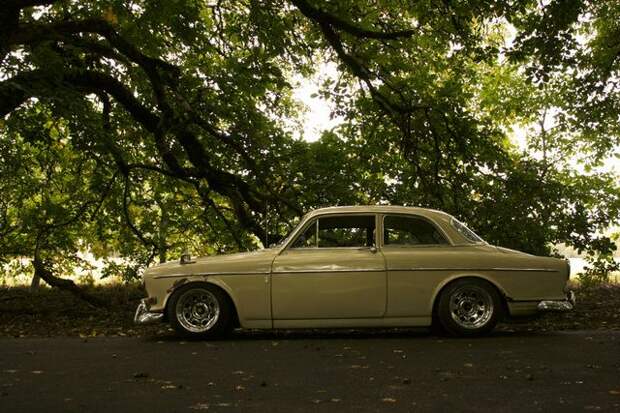 Тюнинг старого шведа - Volvo 122s 1965 года (16 фото)