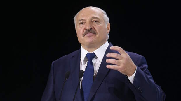 Лукашенко объяснил, за что нужно "не только руки, но и голову отрывать" во время уборки урожая