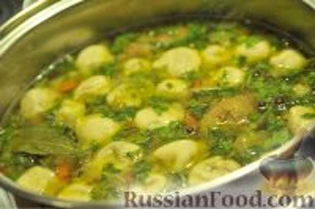 Фото к рецепту: Картофельный суп с грибными ушками