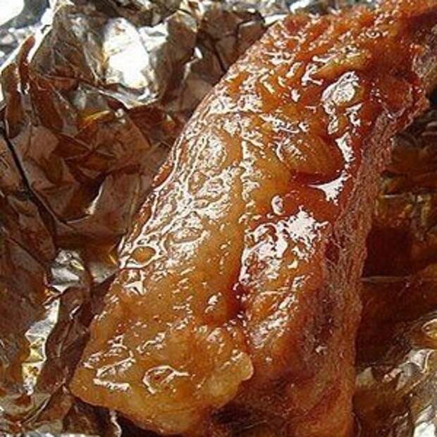 Медовые ребрышки с чесноком Медовые ребрышки с чесноком