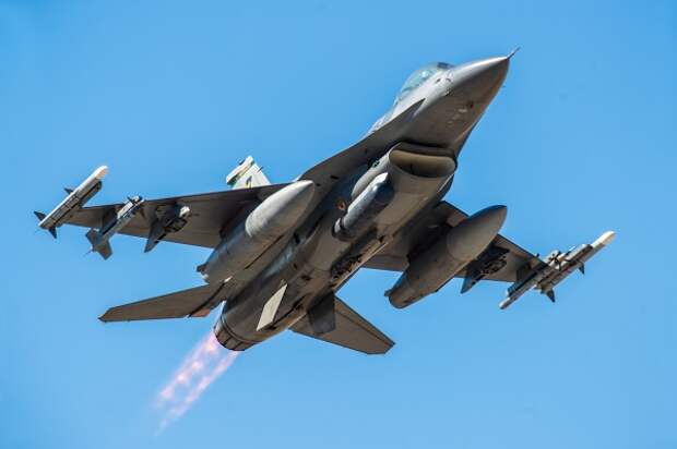 Неловкая ситуация: в Китае высмеяли американские истребители F-35, которые США выпускают без радаров