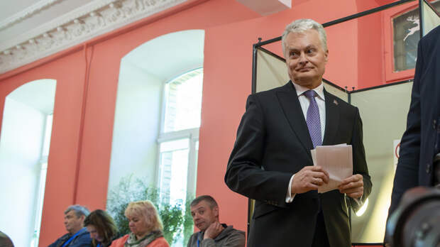 Науседа лидирует на выборах президента Литвы