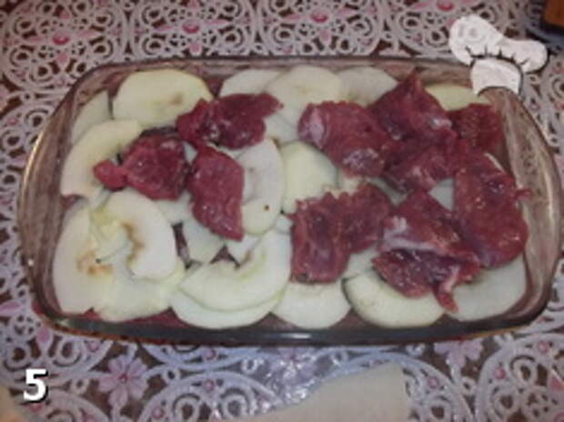Свинина в вине под слоеным тестом "Чеширское мясо". Шаг 5