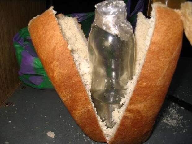 белое вино. кефир ссср бутылка. хлеб сыр вино. ржаной хлеб с солью и подсолнечным маслом. молоко сыр хлеб.