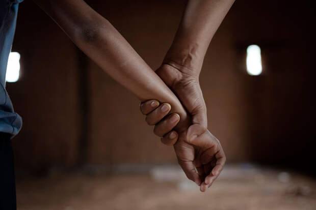 В США мужчины расправились с девушкой после обращения в полицию