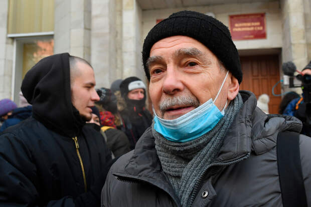 Хорошевский суд Москвы заочно арестовал правозащитника Льва Пономарева