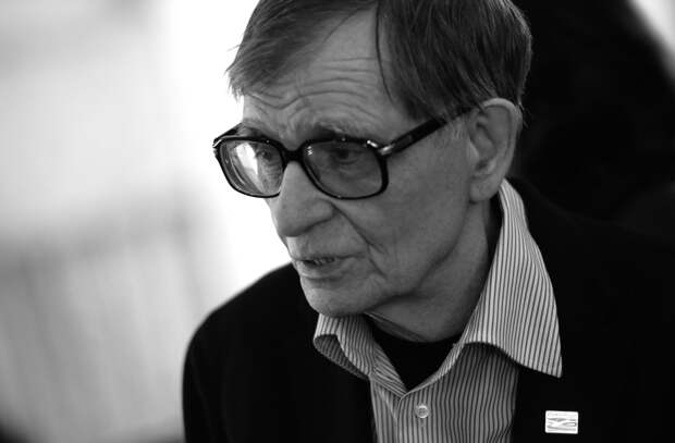 Умер известный театровед Алексей Бартошевич