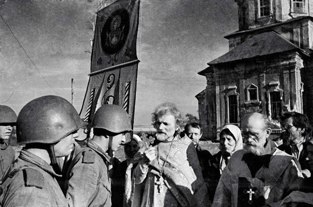 Почему Сталин реабилитировал Русскую Православную Церковь