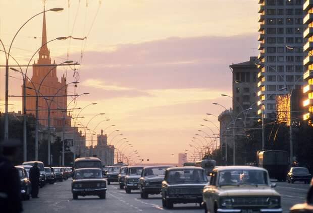 На снимке: Москва. Проспект Калинина (сейчас Арбат), 1977 год Фото Анатолий Ковтун /Фотохроника ТАСС