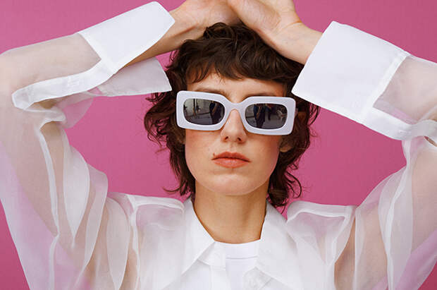 Трикотаж и хлопок: смотрим лукбуки с базовым летним гардеробом