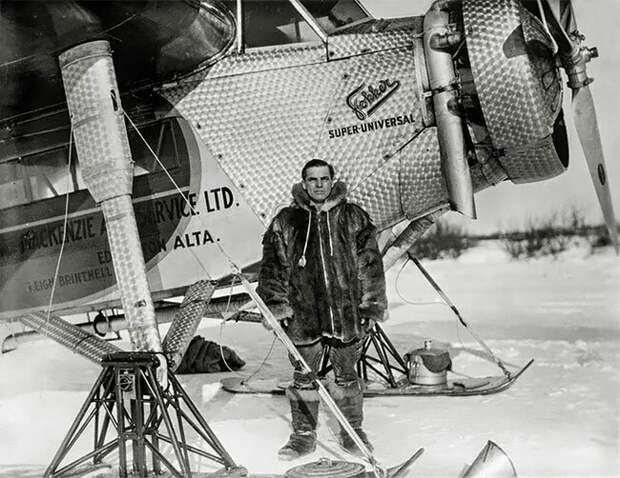 Летчик Ли Бринтнелл у авиалайнера Fokker Super Universal, 1935 интересно, исторические кадры, исторические фото, история, ретро фото, старые фото, фото