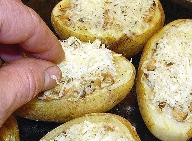 Картошка фаршированная грибами