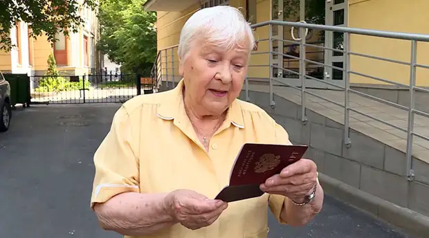 «Мне приятно, что я дома»: получившая паспорт РФ Клавдия Мальцева рассказала о своей жизни в статусе гражданки России