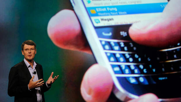 Исполнительный директор RIM Торстен Хайнс презентует новый BlackBerry в 2012 году