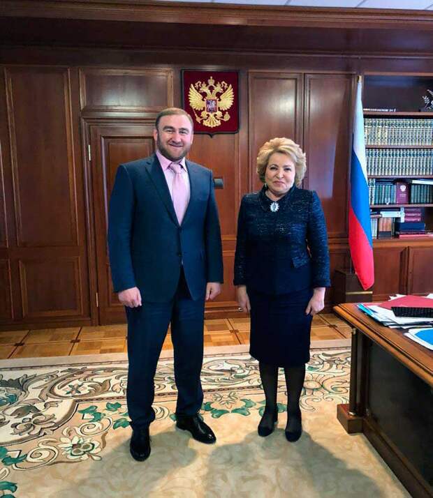 https://en.crimerussia.com/upload/medialibrary/c49/Arashukov_I_matvienko.jpg
