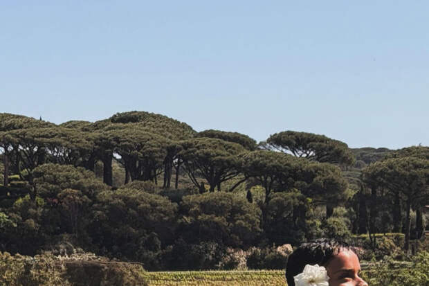 Возлюбленная актера Венсана Касселя опубликовала фото в откровенном купальнике