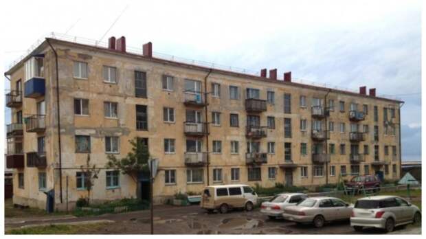 Студент купил полуразрушенную квартиру в блочном доме. Приложив усилия, он превратил ее в жилье, потрясающее своей роскошью
