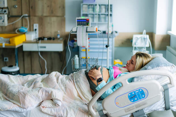 Россиянка описала роды в Бразилии словами «никто такого обращения в РФ не видел»